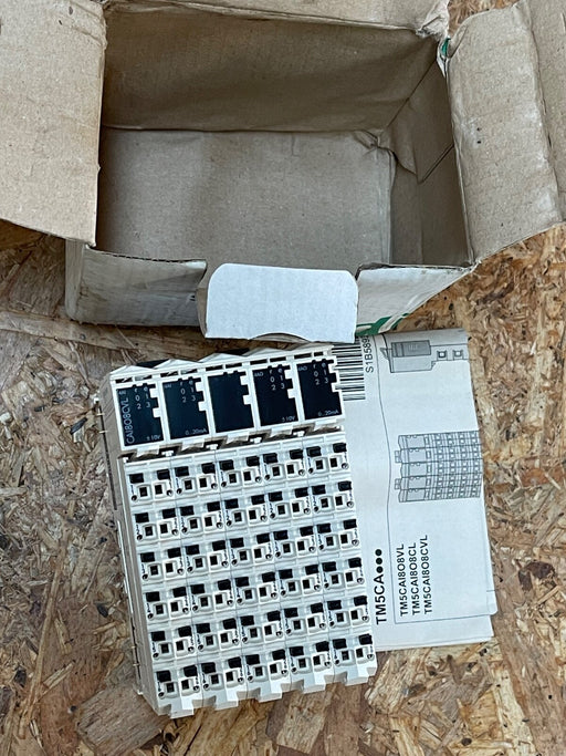 Schneider Electric – TM5CAI8O8CVL – Compact TM5 I/O Expansion Module