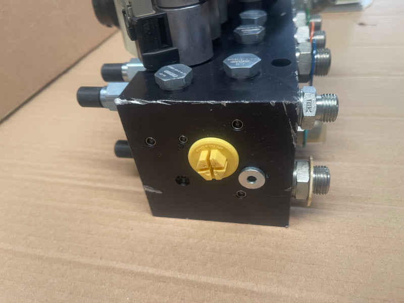 HYDAC – 2599461 – BW/BJ Hydraulic Control Manifold (John Deere AXE53383)