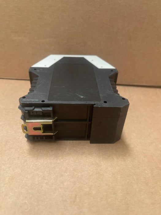 Siemens - 3RG7825-1CB1 - Siguard Safety Light Curtain Evaluation Controller