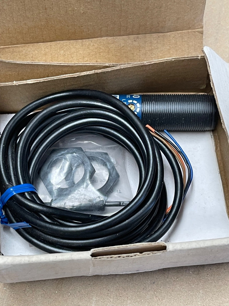 Telemecanique – XU5B18PP340 – Photoelectric Diffuse Sensor 24 V DC M18 Cable