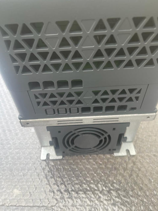 Schneider Electric Altivar Machine ATV340D11N4 AC Speed Drive 11kW/15HP 380/480V