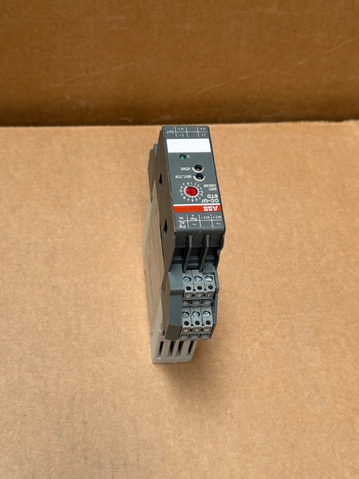 ABB – 1SVR040001R0400 CC‑U/STD – Universal Signal Converter, 110–240 VAC