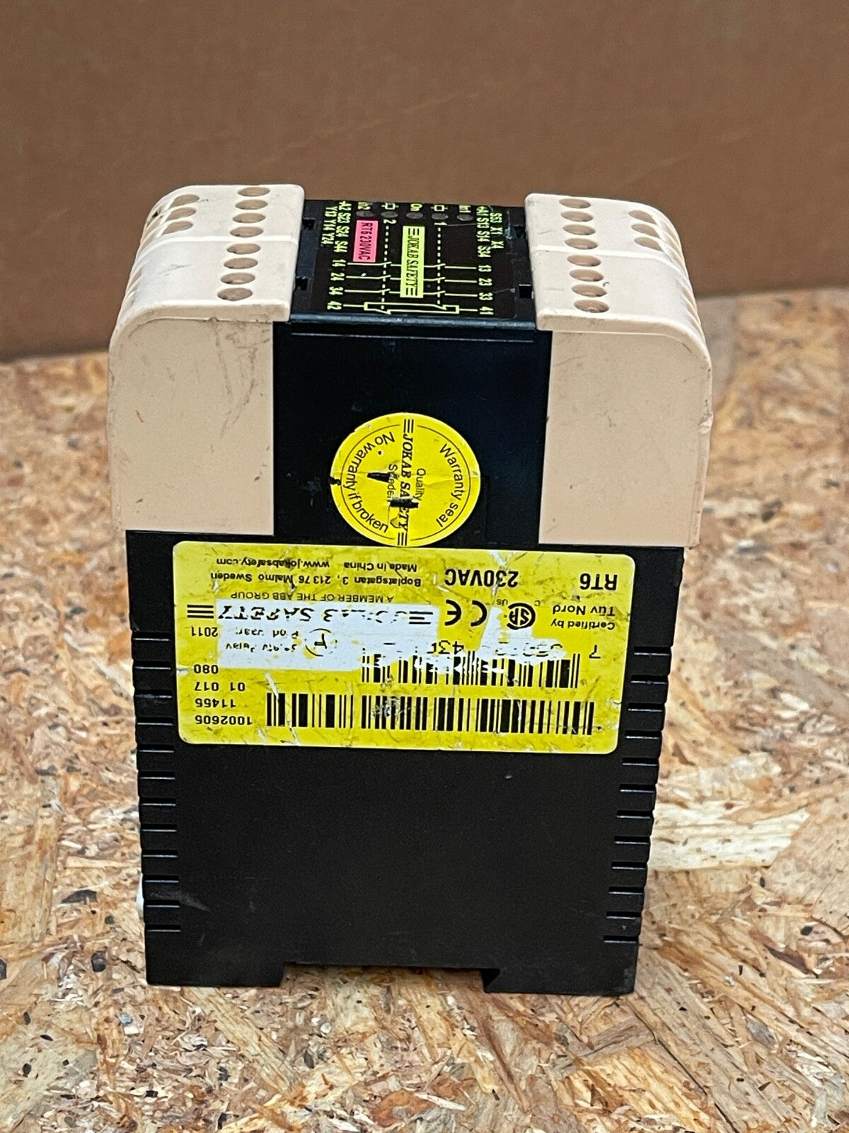 Jokab Safety - 2TLA010026R0500 - RT6 230V AC Safety Relay, 3NO/1NC, 45 ...