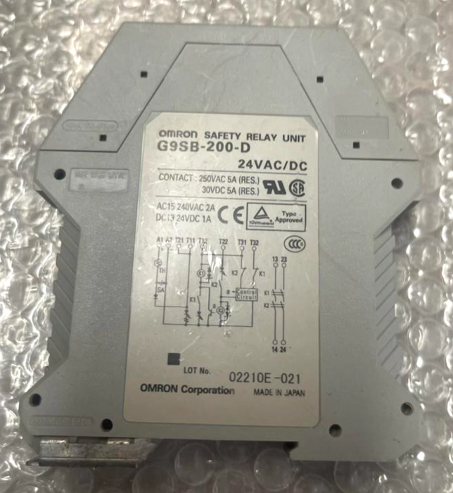 OMRON Safety Relay Unit G9SB-200-D 24VAC/DC