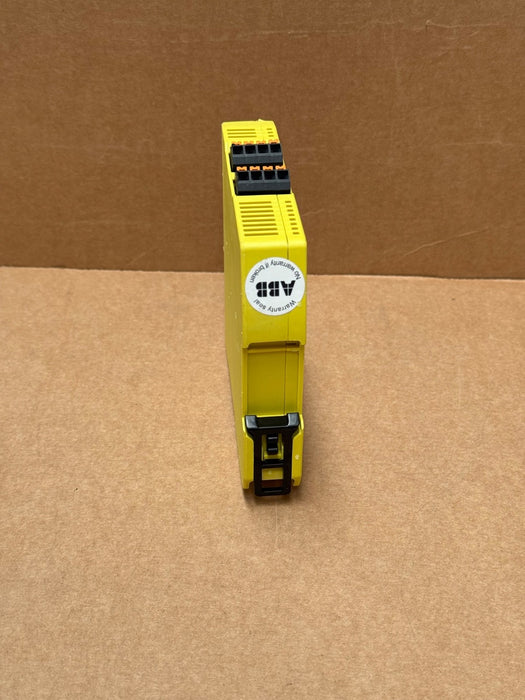 ABB – 2TLA010050R0001 – SENTRY SSR10P Safety Relay, 3NO+1NC, 24 VDC