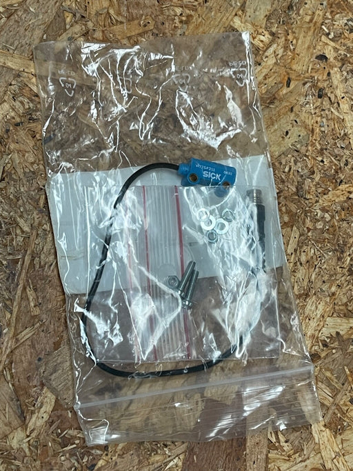 SICK - WT2S-F211 - Miniature Photoelectric Sensor, Background Suppression, 15mm
