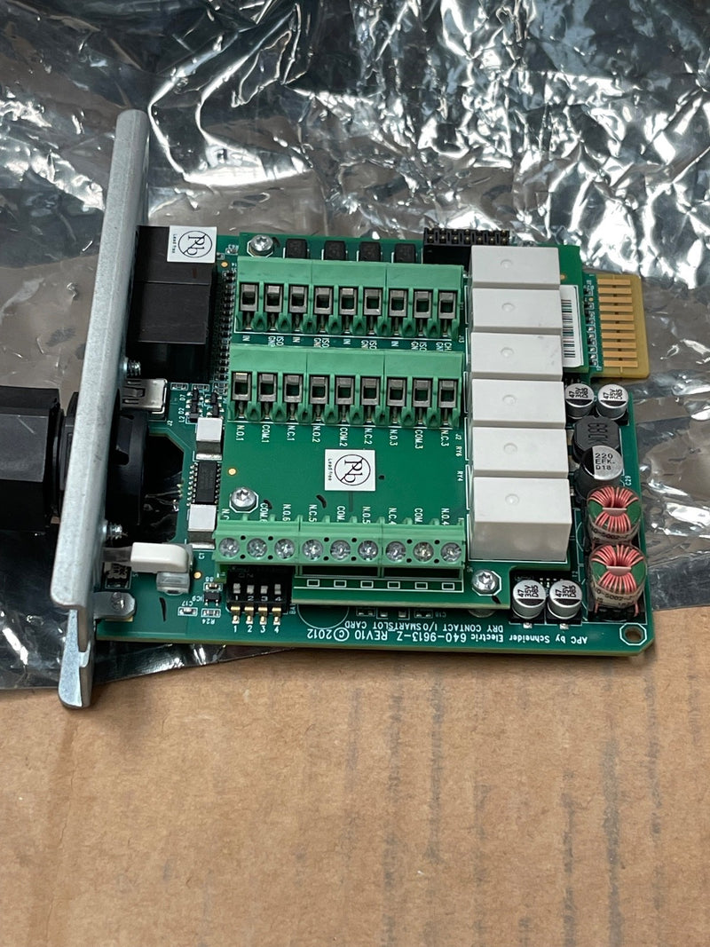 Schneider Electric AP9613 – Dry Contact I/O SmartSlot Card for UPS