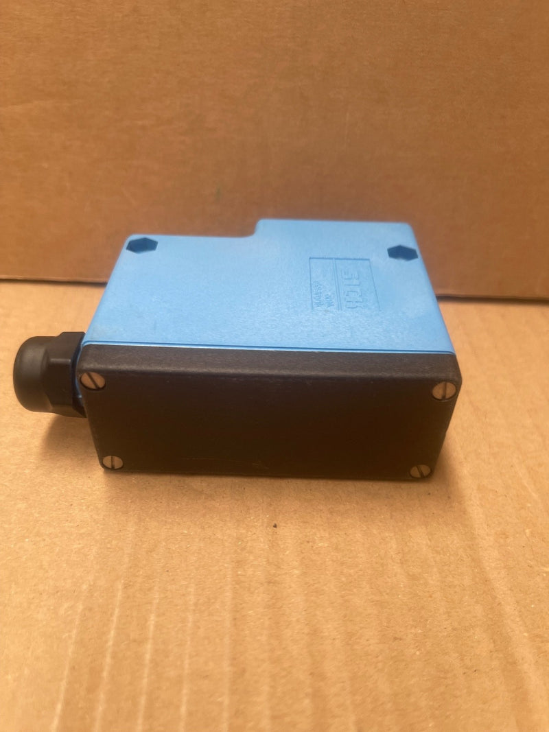 SICK – WE30-01 / 1 004 189 – Photoelectric Sensor (10-30 V DC)