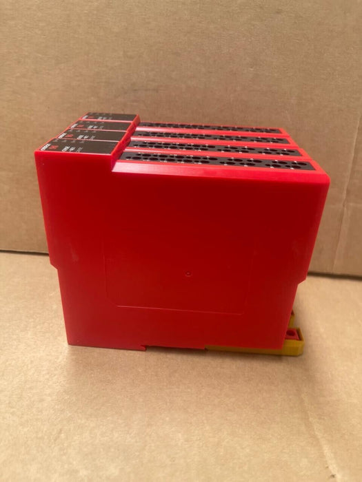 Omron - G9SE-401 - Slim Safety Relay Unit with 4 Safety Outputs