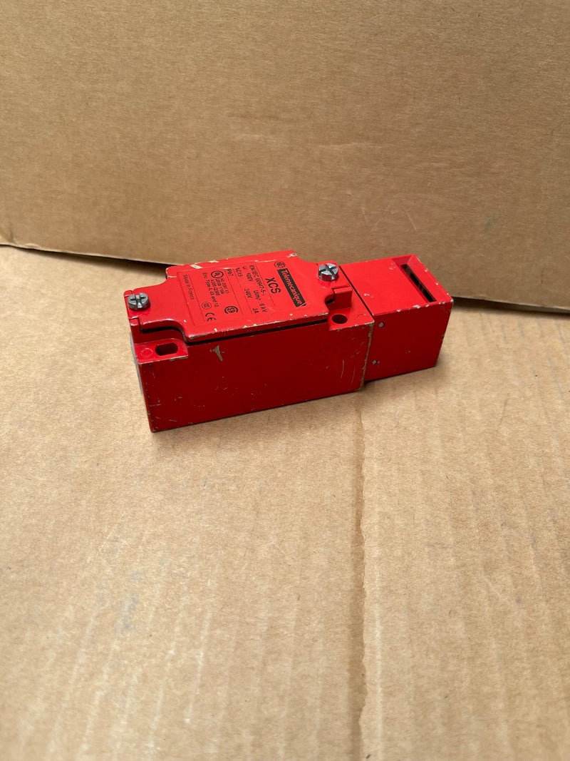 Telemecanique – XCSA802 – Safety Interlock Switch 3 NC Metal IP67