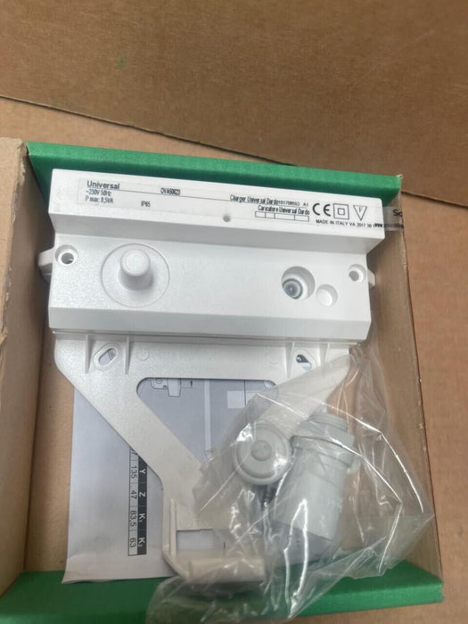 Schneider Ekectric Universal - OVA50623 - Charger Universal