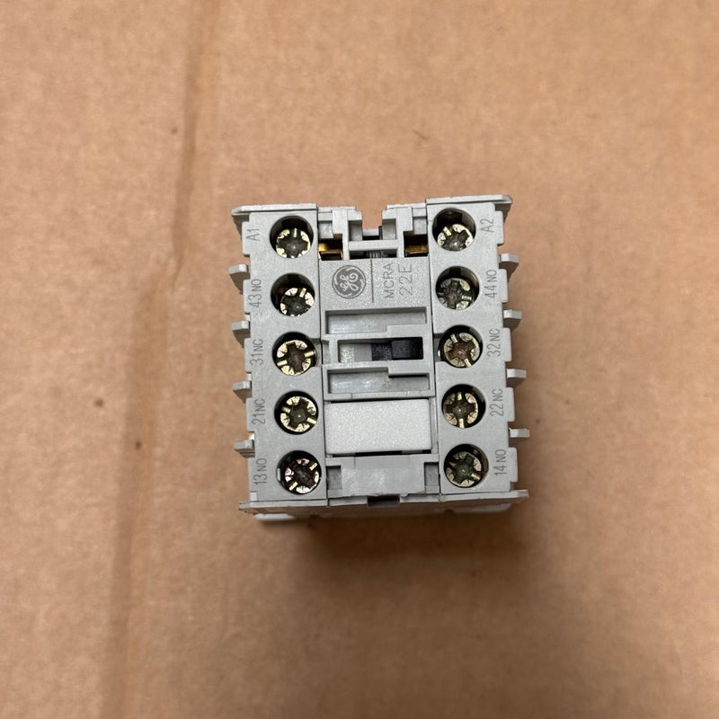 General Electric – MCRA022AT – C‑2000 Mini-Control Relay, 2 NO + 2 NC, 110–120 V