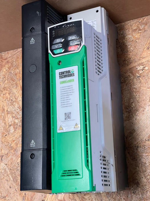 Emerson Control Techniques – Unidrive M300 (M300‑054 00270 A) – 11 kW VFD