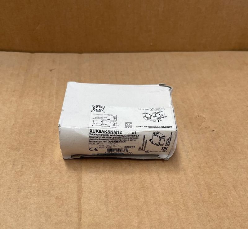 Telemecanique – XUK8AKSNM12 – XU Diffuse Photo‑Electric Sensor, 12‑24 V DC, M12