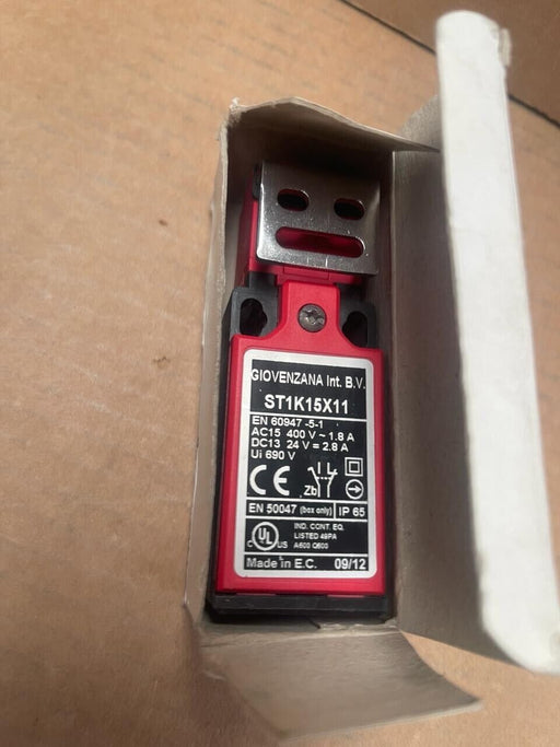 GIOVENZANA - ST1K15X11 - Limit Switch