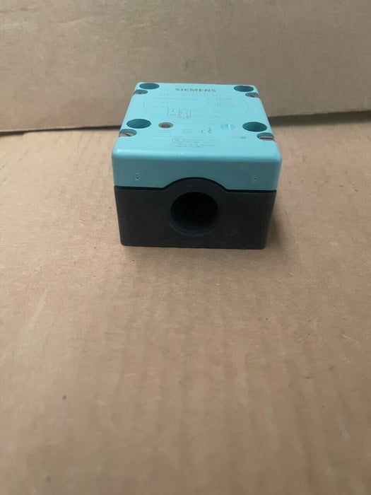 Siemens - 3RG4042-6KD00 - Inductive Proximity Sensor, 30mm Sensing Range
