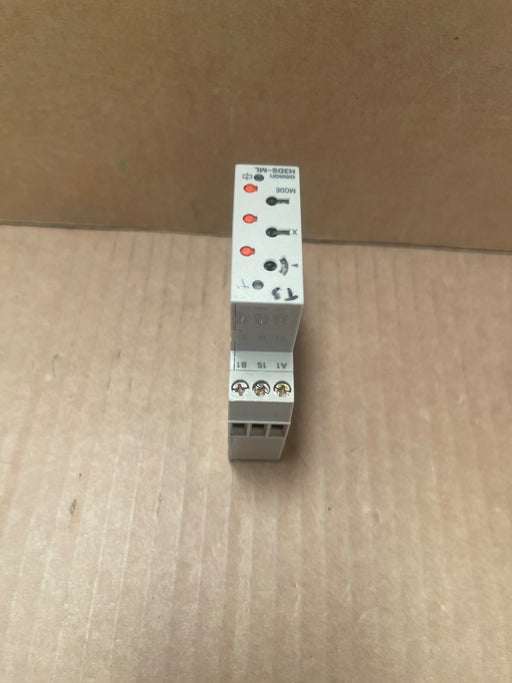 Omron – H3DS-ML AC/DC Multifunction Timer 0.1 s–120 h / 24-230 VAC 24-48 VDC