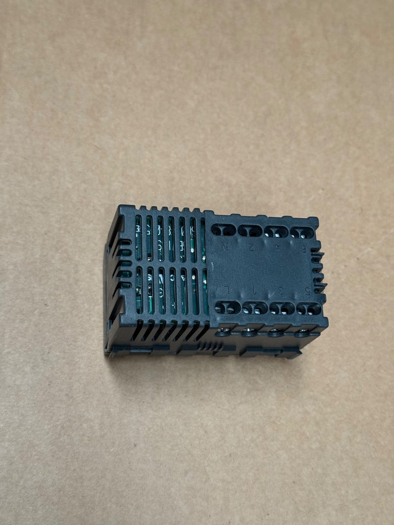 Gewiss – GW30702 – Playbus Electronic Summer/Winter Thermostat, 230 V 50 Hz