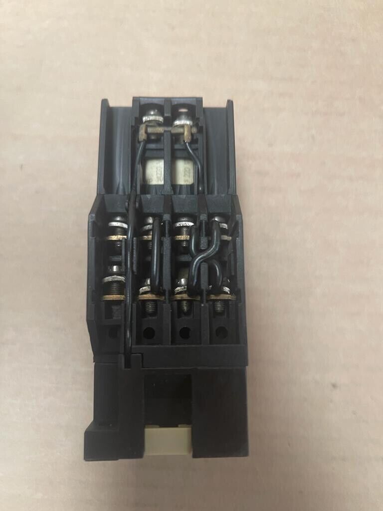 MANNESMANN DEMAG DSW 3TF8131 Reversing Contactor 220V