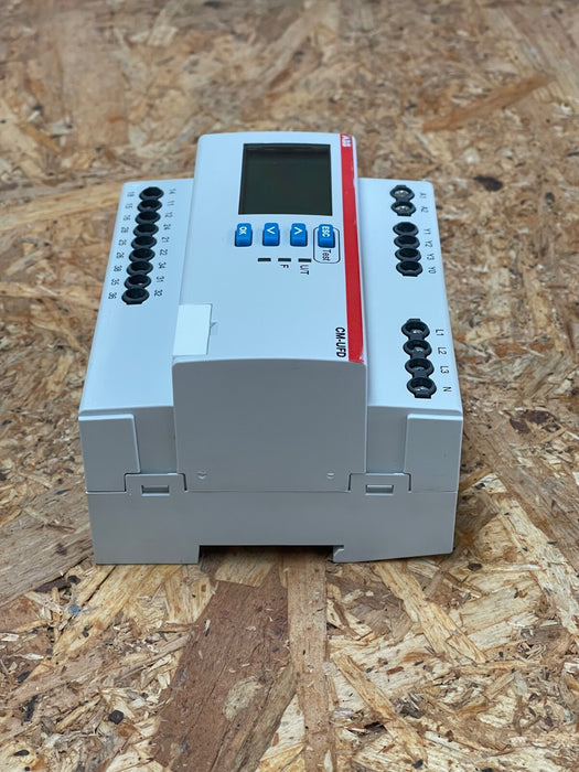 ABB – 1SVR560730R3401 (CM‑UFD.M31) – Grid‑Feeding Monitoring Relay, 3× SPDT