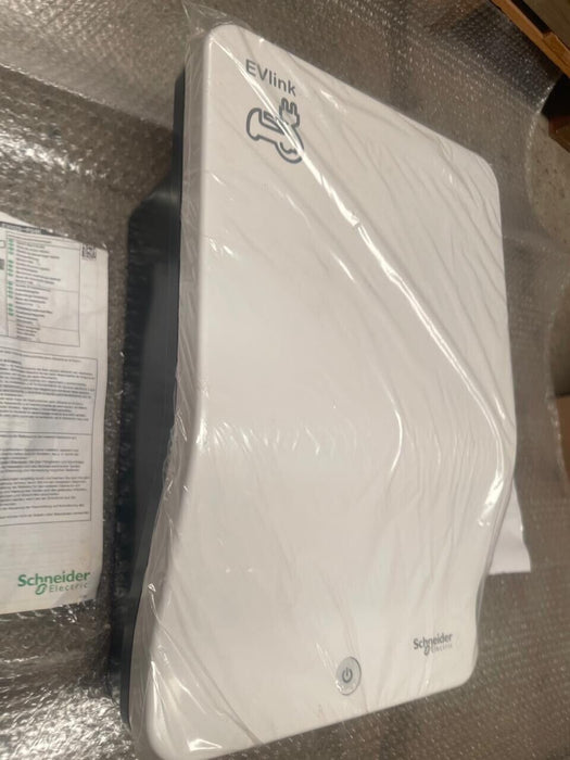 Schneider Electric - EVH2S7P04K - EVlink Wallbox 7.4 kW with Type 2 Socket