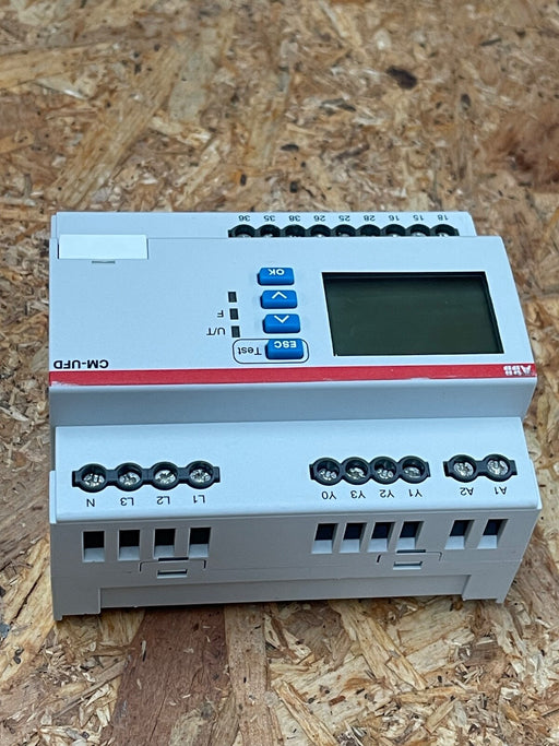 ABB – 1SVR560730R3401 (CM‑UFD.M31) – Grid‑Feeding Monitoring Relay, 3× SPDT