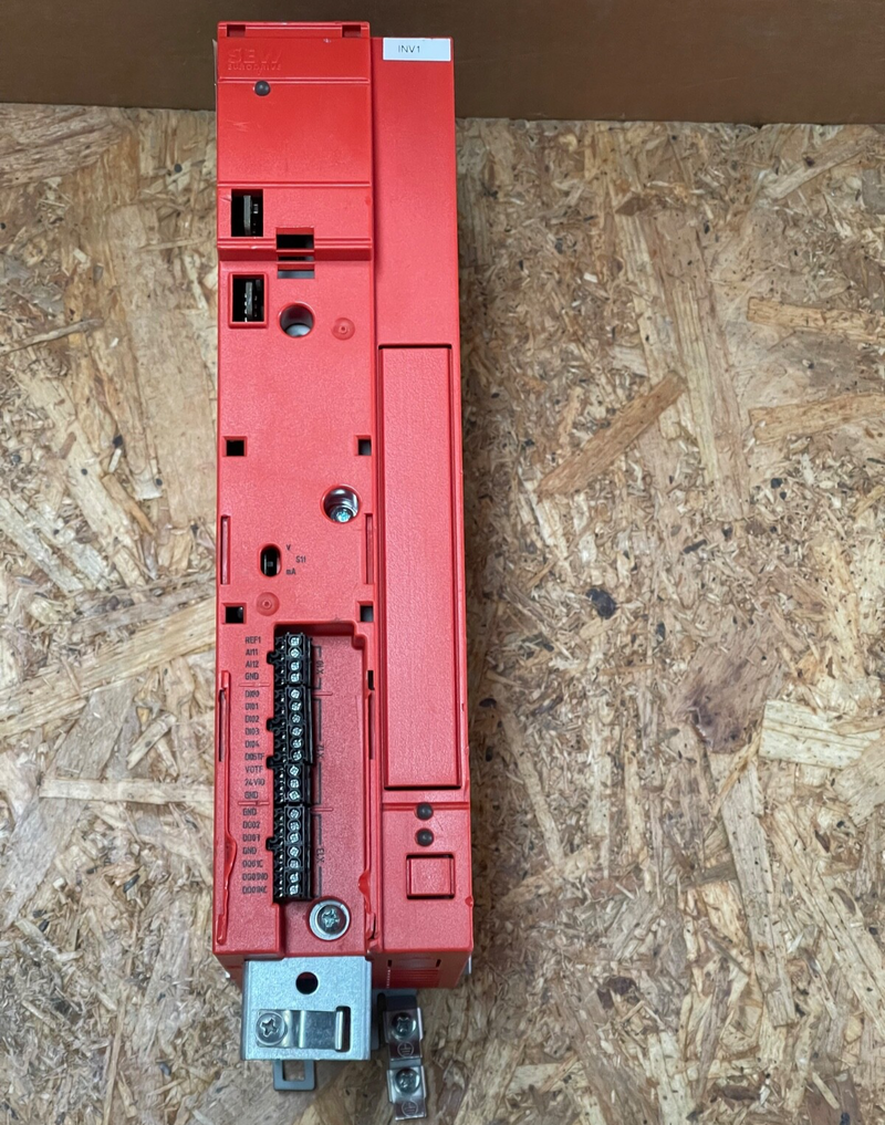 SEW‑EURODRIVE – MC07B0022‑2B1‑4‑00 – MOVITRAC B 2.2 kW 1Phase Frequency Inverter