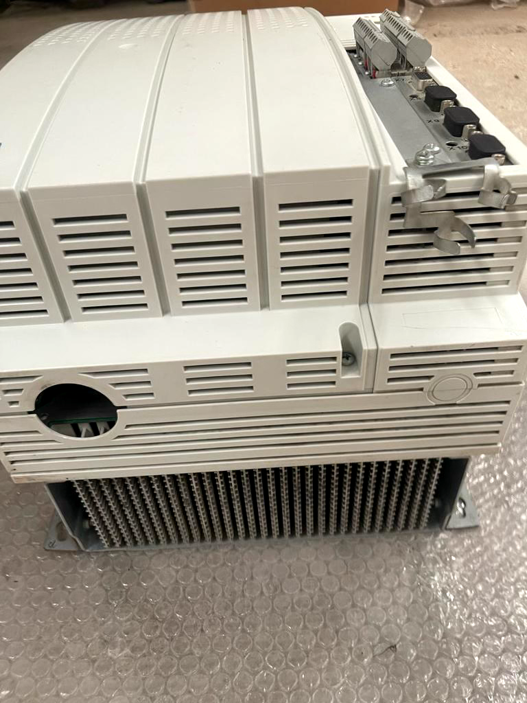 Lenze EVS9327-EP Frequency Inverter Drive