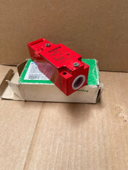 Telemecanique – XCSA701 – Safety Interlock Switch 2 NC + 1 NO