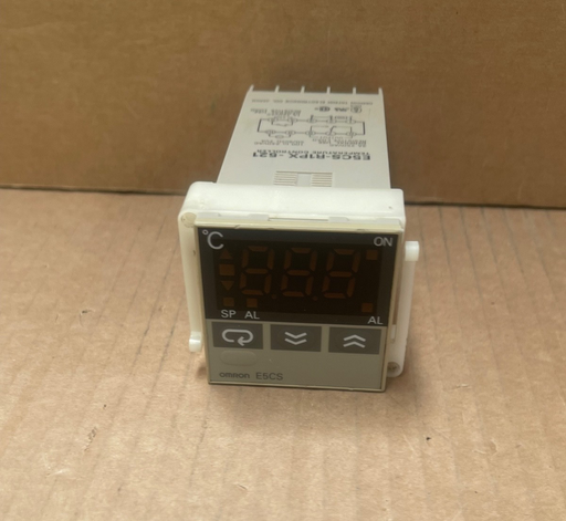 Omron – E5CS-R1PX-521 – 48×48 mm Digital Temperature Controller, Relay + Alarm O