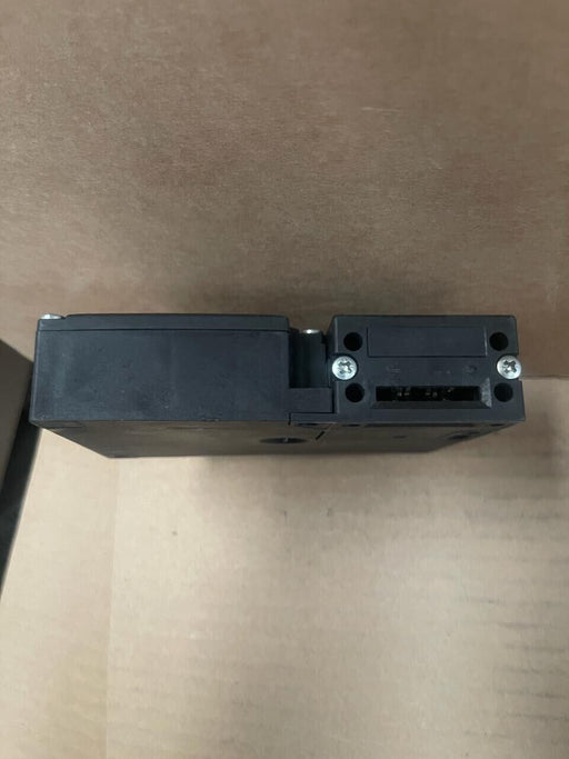 SCHMERSAL AZM 161SK-33rk-024 M16 Safety Relay