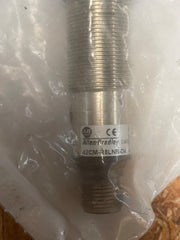 Allen‑Bradley – 42CM‑R8MPB‑D4 – 18 mm Metal Laser Transmitted‑Beam Receiver, PNP