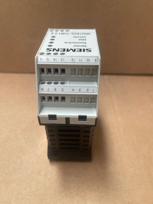 Siemens - 3RG7825-1CB1 - Siguard Safety Light Curtain Evaluation Controller