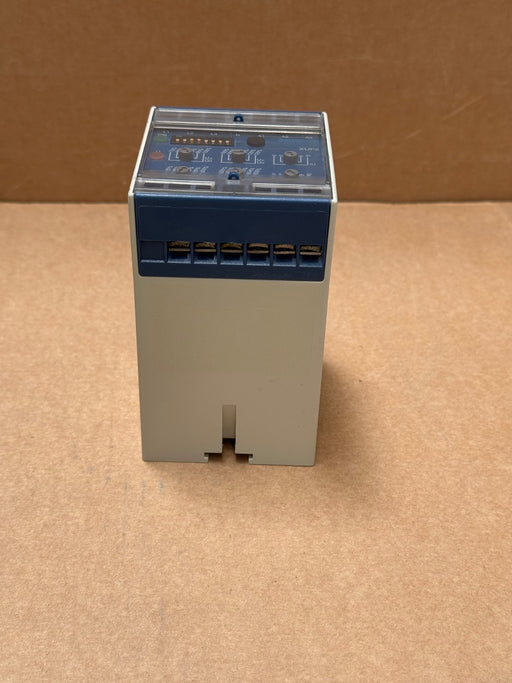 SEG (Woodward) – XUF2 – Voltage & Frequency Protection Relay, 100–400 VAC