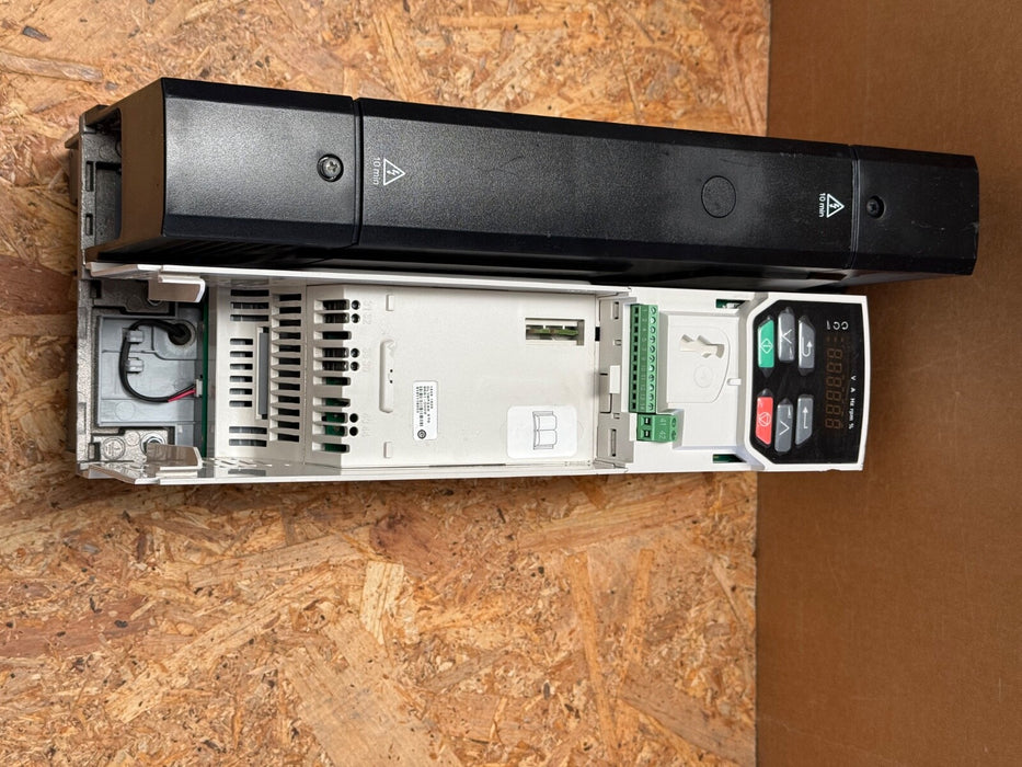 Nidec – M300‑054 00270 A – Unidrive M300 15 kW AC Drive, 3× 400 V, SIL3 STO