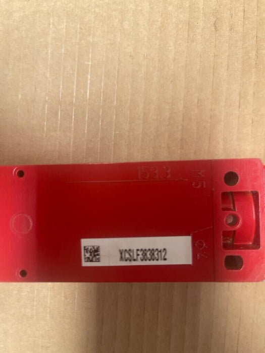 Telemecanique, XCSLF3838312, Safety interlocking switch XCS metal 6 NC 24V