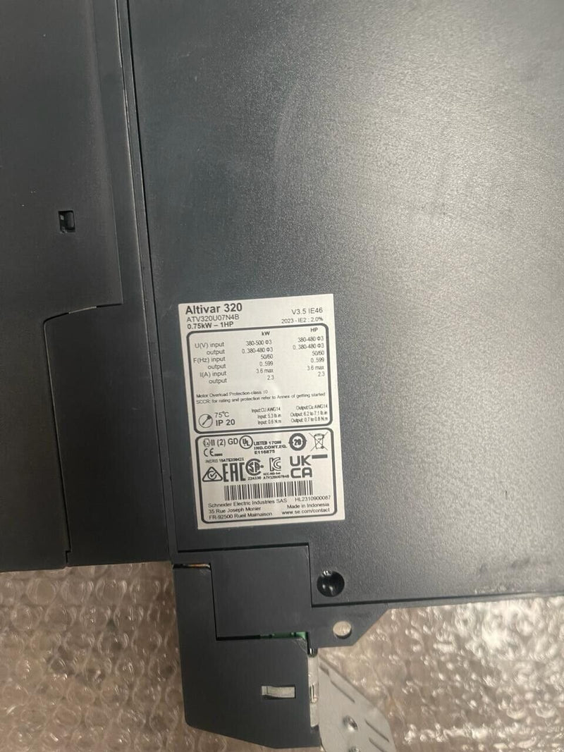 Schneider Ekectric Altivar 320 - ATV320U07N4B - 0.75kW/1HP AC Speed Drive