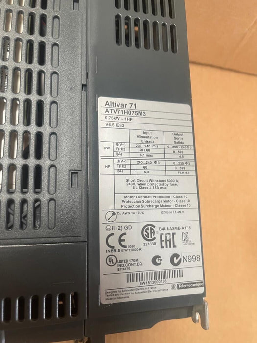 Schneider Electric Altivar 71 - ATV71H075M3 - VFD 0.75kW/1HP 200-240VAC
