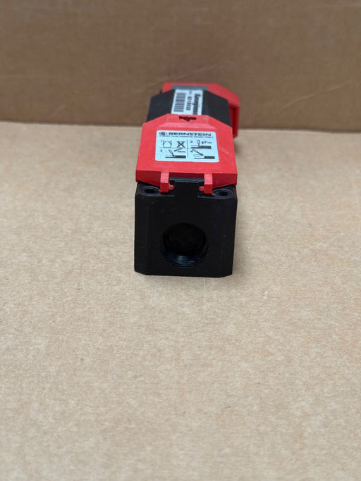 Bernstein – SLK‑M‑UC‑55‑R0‑A0‑L0‑0 – Safety Interlock Switch, NC+NO, IP67, M20