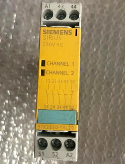 SIEMENS SIRIUS 230VAC 3TK2830-1AL20 Safety Relay