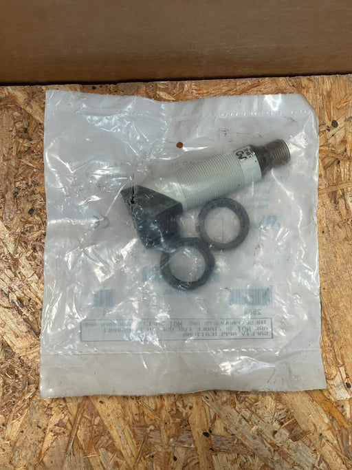 Micro Detectors – SP4/0P‑0E – M18 Tubular Diffuse Photoelectric Sensor (PNP)