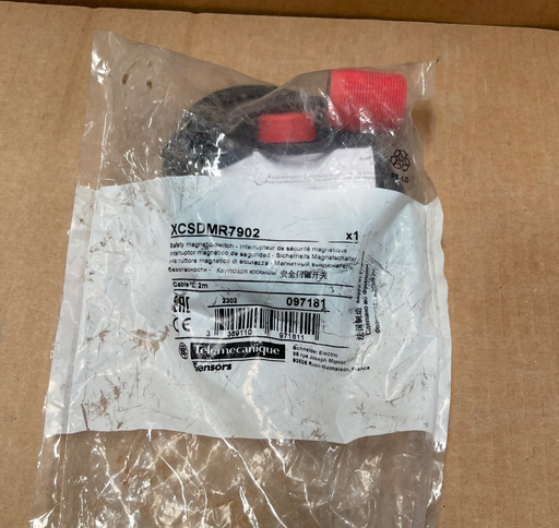 Telemecanique – XCSDMR7902 – Coded Magnetic Safety Switch Ø30 mm 2 NC 2 m Cable