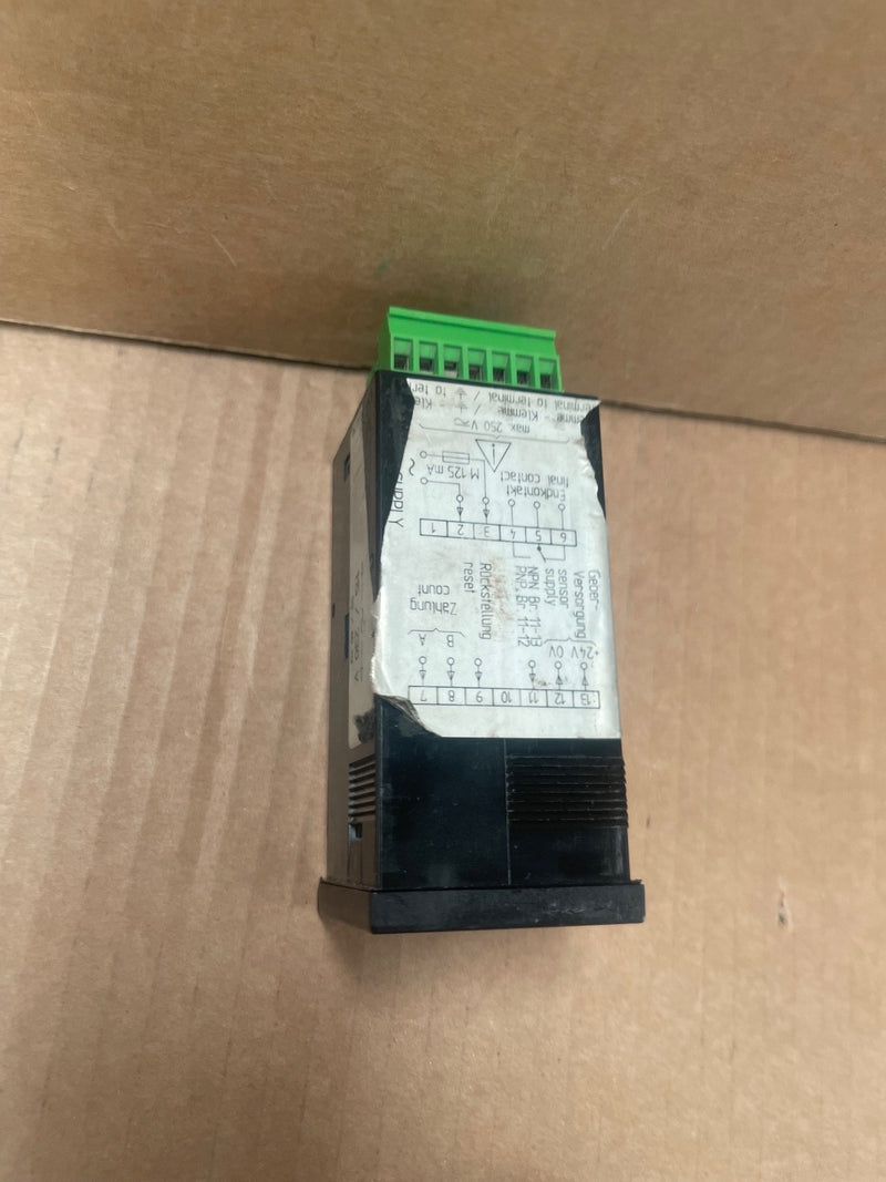 Baumer – NE210.012AXA1 – 5-Digit Preset Counter (115–230 V AC)