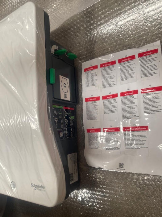 Schneider Electric - EVH2S7P04K - EVlink Wallbox 7.4 kW with Type 2 Socket