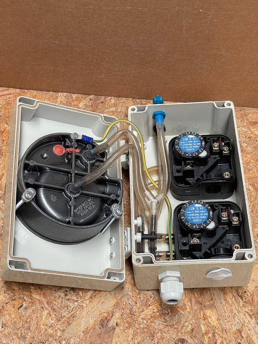 Briem – 250200 – Differential Pressure Monitoring Box with Magnehelic Gauge