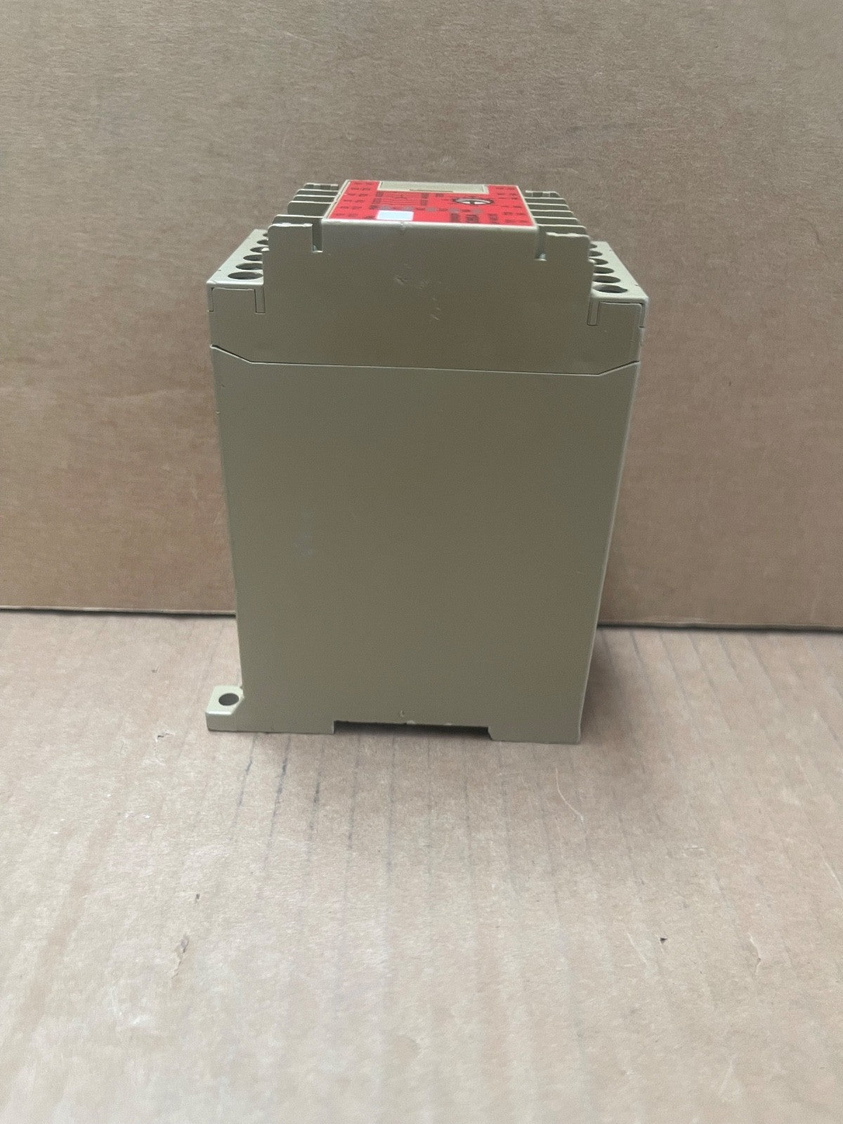 Deltrol Controls 375TM 3PST-NO Relay – 24V DC, 30A, Industrial, Model 21012.82