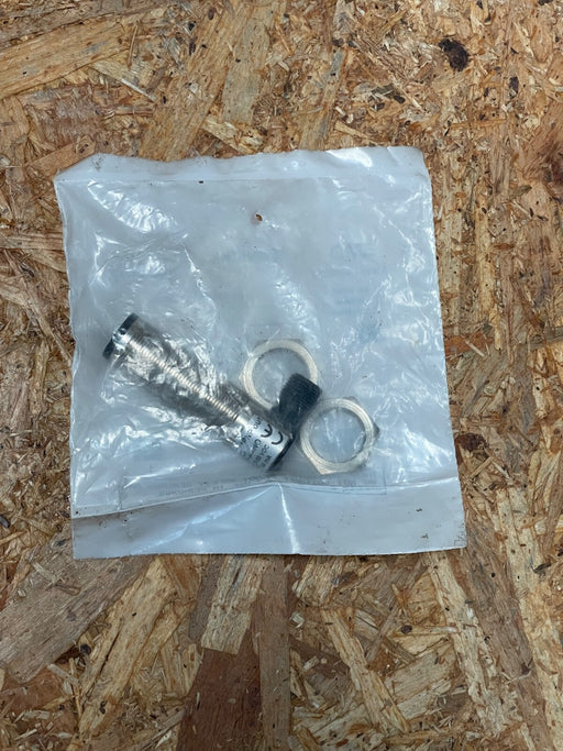 Micro Detectors – SS6/AP‑1K – M18 Tubular Diffuse Photoelectric Sensor (PNP)
