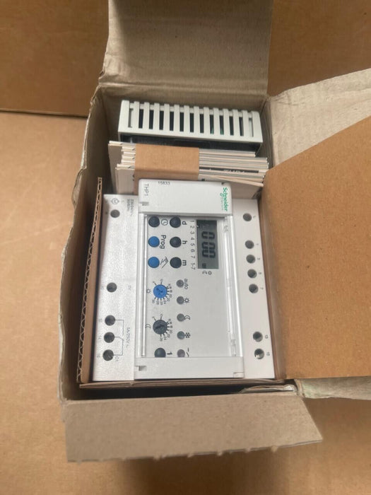 Schneider Electric - 15833 (THP1) - Acti9 Programmable Thermostat