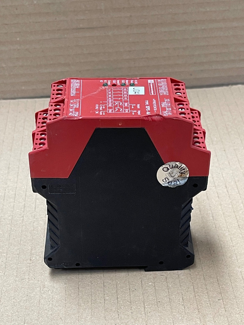 Schneider Electric – XPSAK311144P – Preventa Safety Relay Module 24 VAC/DC
