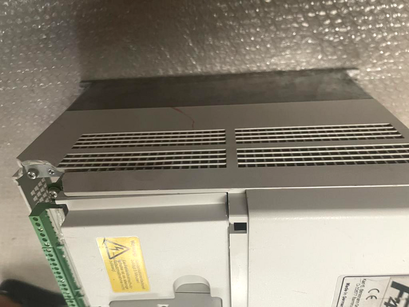 KEB KOMBIVERT F4 KEB 16.F4.C1G-3421 23KVA 380-480V